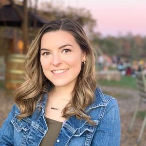 Meet your Posher, Laura